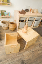 Montessori Set van 2 Kubusstoeltjes - kinderstoel en/of tafeltje van massief hout